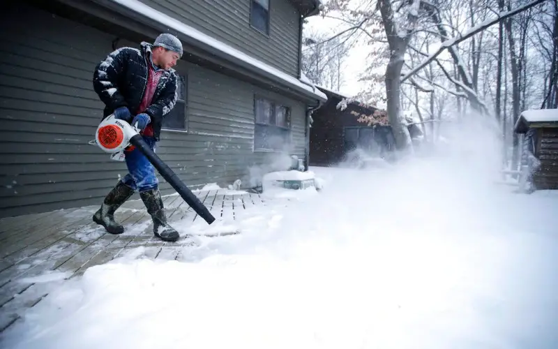 Should You Use Leaf Blower For Snow Removal