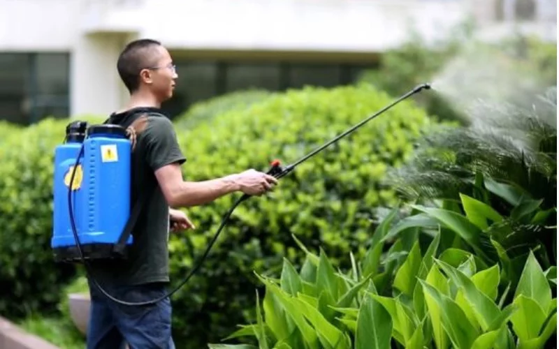 How Does a Backpack Sprayer Work
