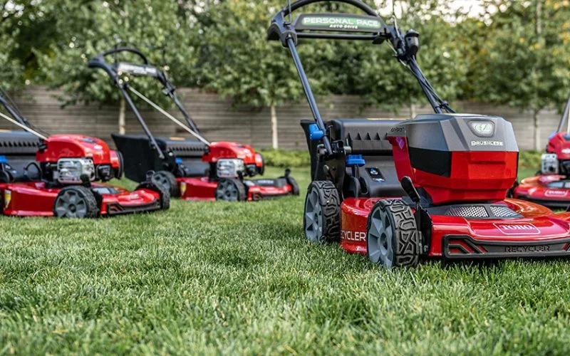 Categorization Of Lawnmowers Based On Their Drive Types
